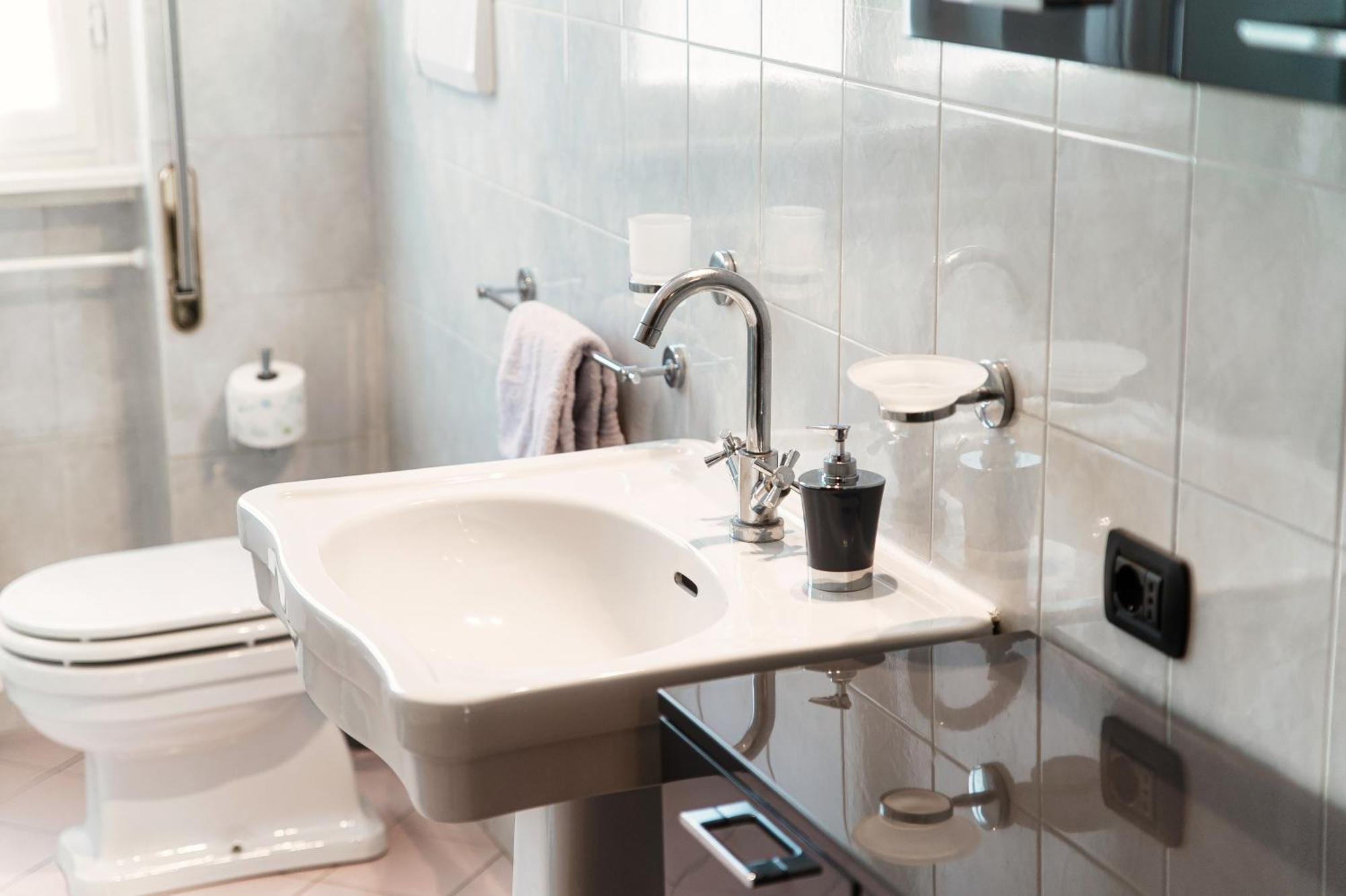 צ'רנוביו Vista Lario Apartment - Aqua Apartments מראה חיצוני תמונה