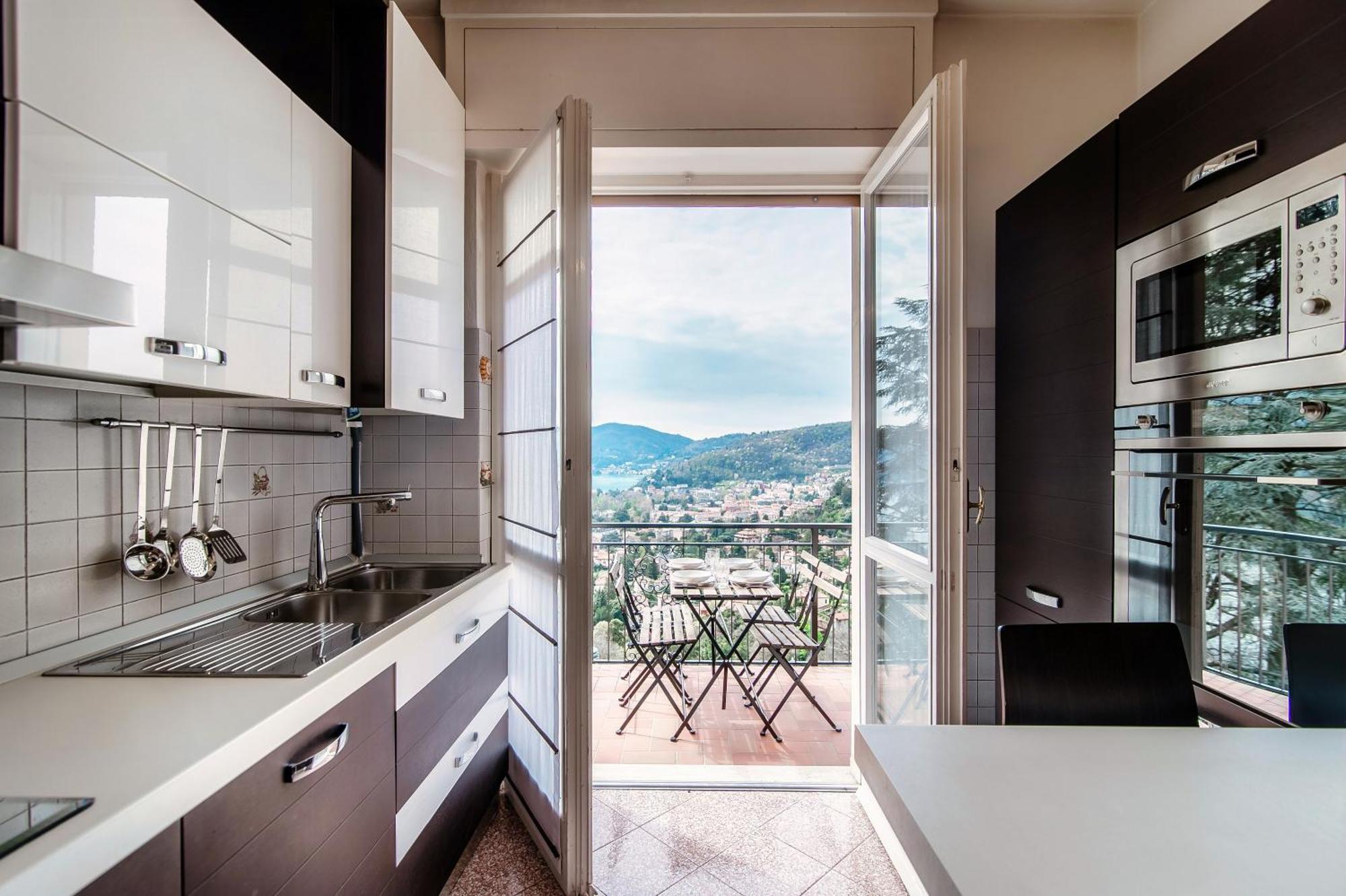 צ'רנוביו Vista Lario Apartment - Aqua Apartments מראה חיצוני תמונה