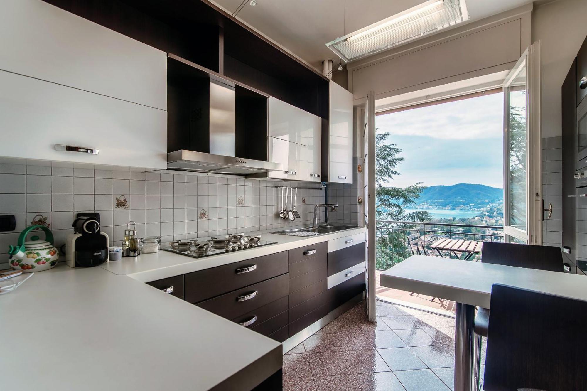 צ'רנוביו Vista Lario Apartment - Aqua Apartments מראה חיצוני תמונה